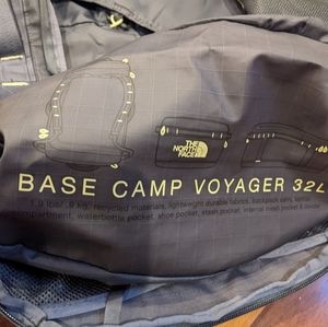 The North Face Base Camp Voyager 32L